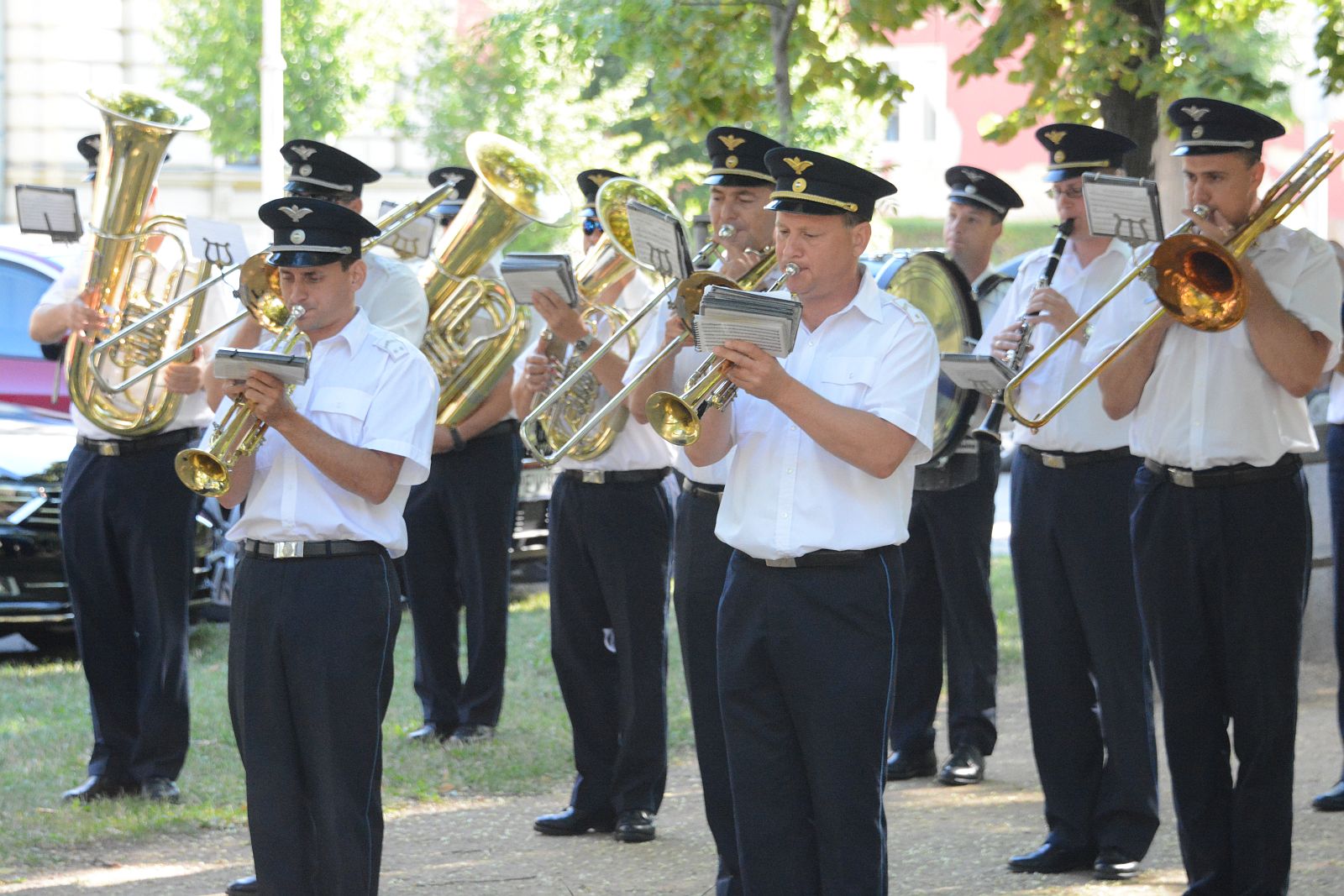 A Magyar Királyi 17-es Honvéd Gyalogezred emléknapja a Zichy ligetben